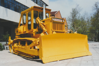 山推推土機累計銷量突破2000臺；被國家經(jīng)貿(mào)部批準為進出口自營權(quán)企業(yè)。